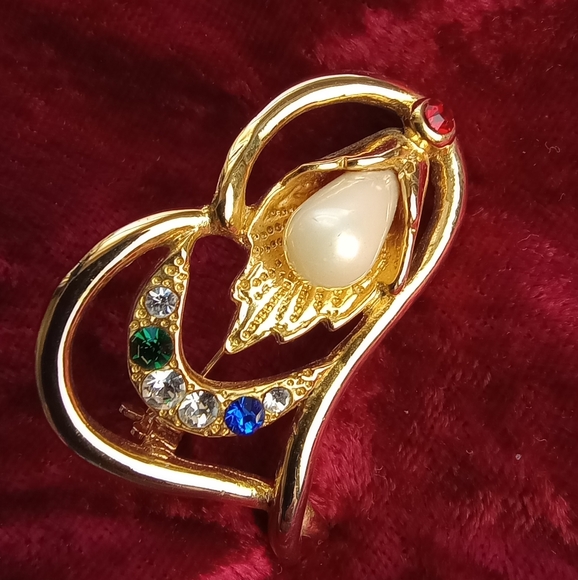 Open Heart Brooch with Teardrop Faux Pearl Flower & Crystal Crescent Moon - Picture 2 of 5